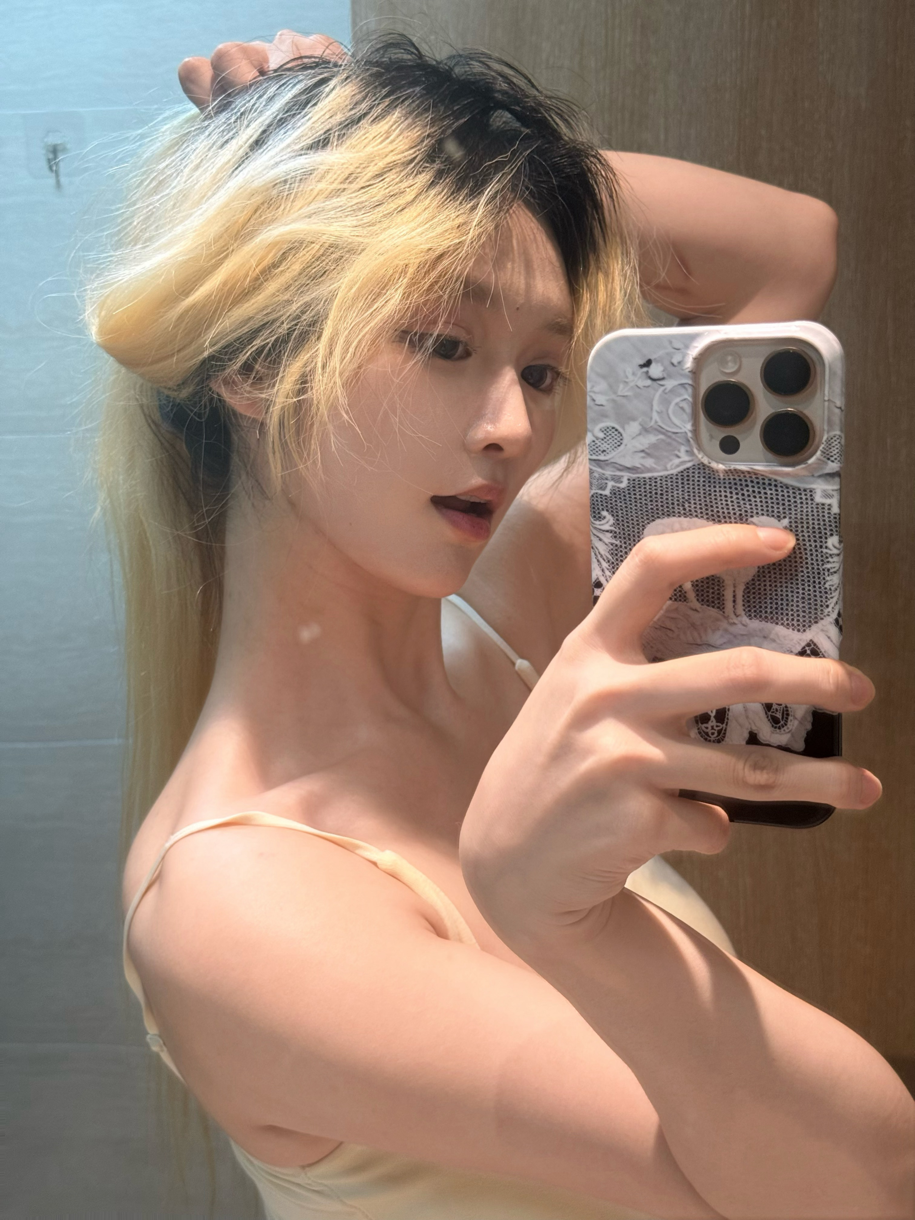 年下女人靠左站 年上女人靠右站 帅的围我转 