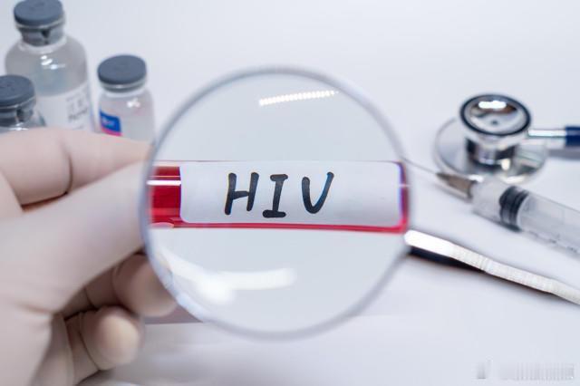 【 监狱管理局回应截瘫男子狱中染HIV ：正帮办低保，会跟进后续治疗】吉林截瘫男