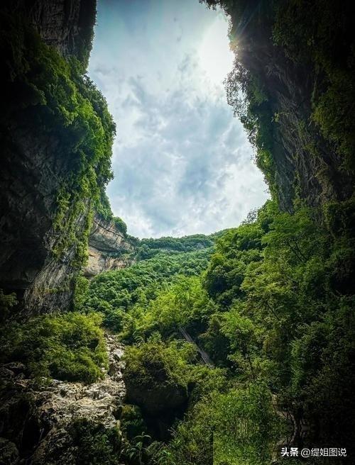 秦岭北麓藏着一处岩溶洼地，记录湿润生态密码
最近探访秦岭北麓一处被当地人称作“天
