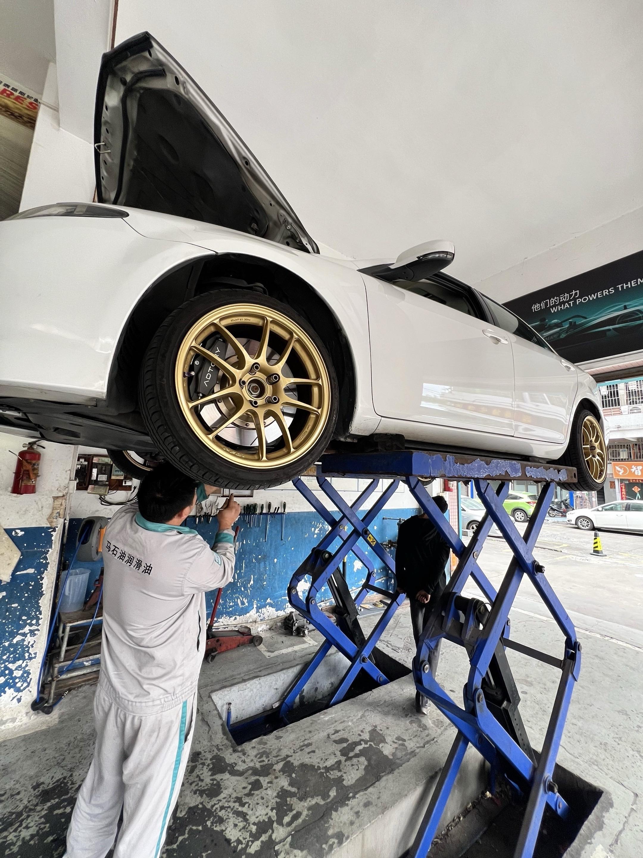 保养记录，不高兴的是油尺断了、罩子断了