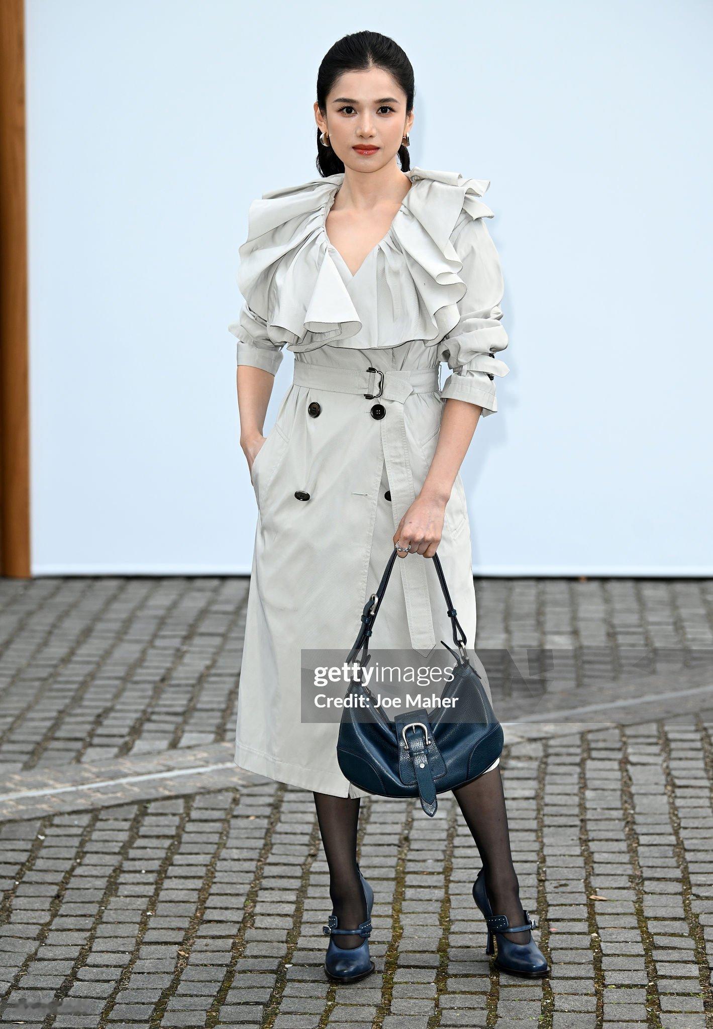 张婧仪  x  Burberry 2027春夏大秀来自G社镜头下的生图，婧仪状态