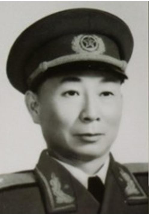 胡大荣，（1914~2004）湖北黄梅人。1914年1月生，1928年参加赤卫队