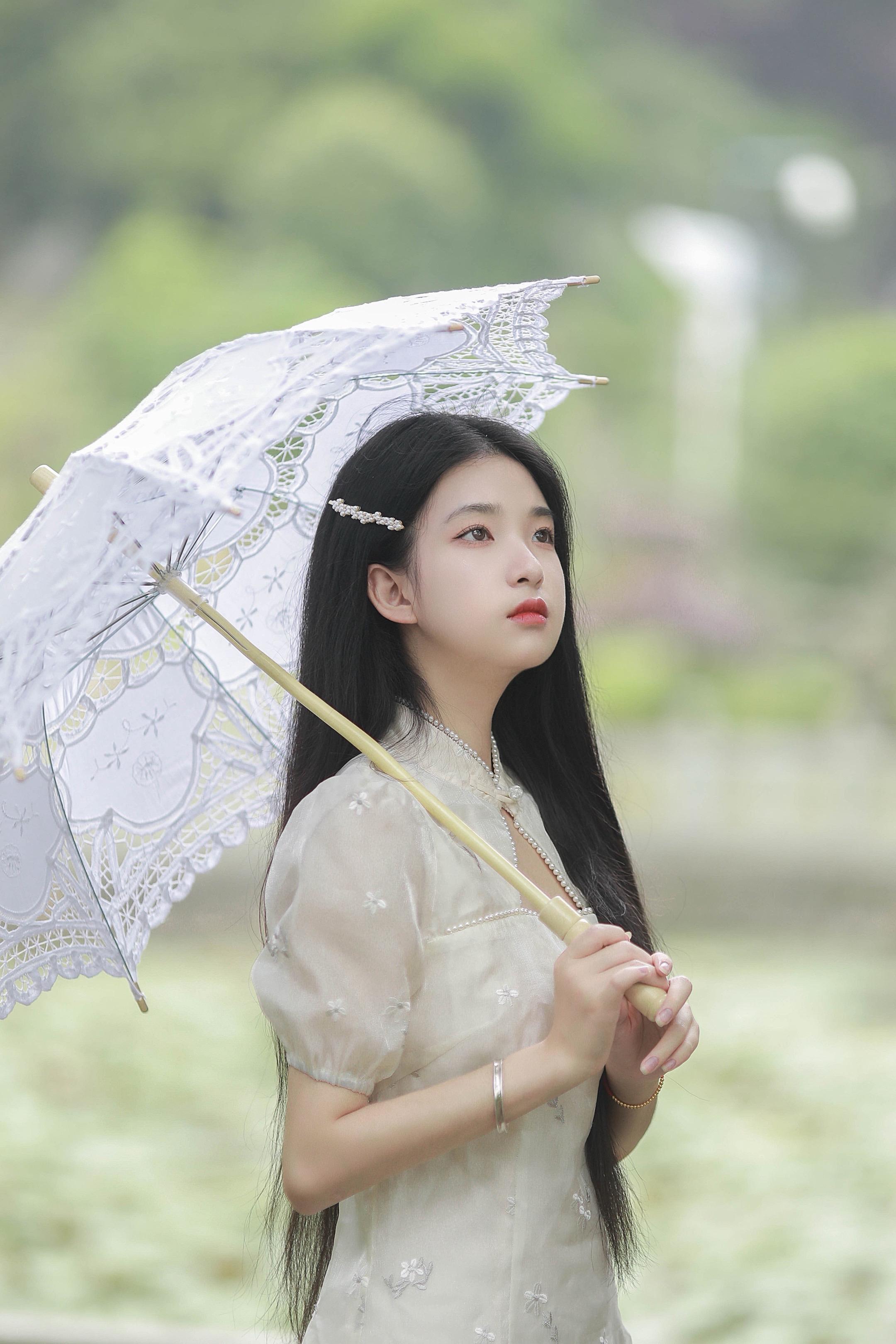 风乍起，吹皱一池春水。四年前旧作