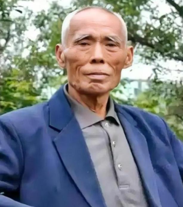 1949年，杀害过小萝卜头的国民党特务杨钦典，偷偷将19名革命志士放出监狱，这一