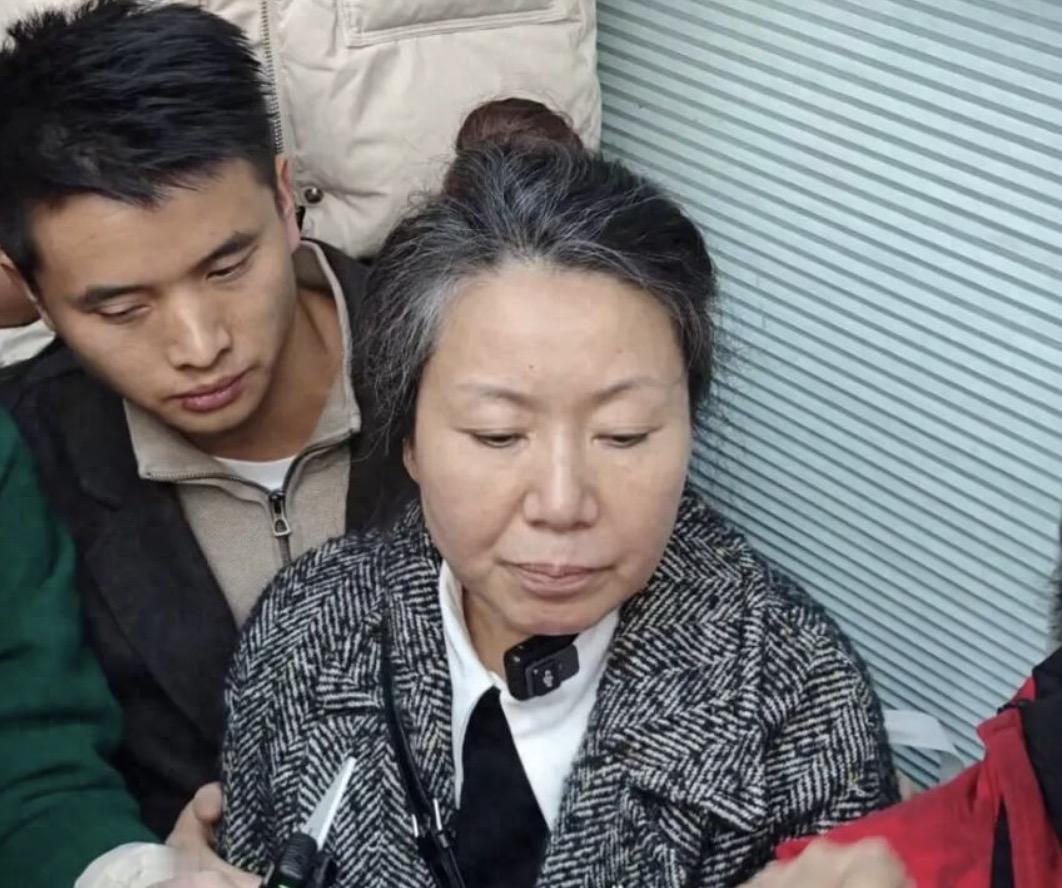 成都女子家门口遇害案一审宣判，果不其然凶手还是被从轻发落了！
就在12月20日下