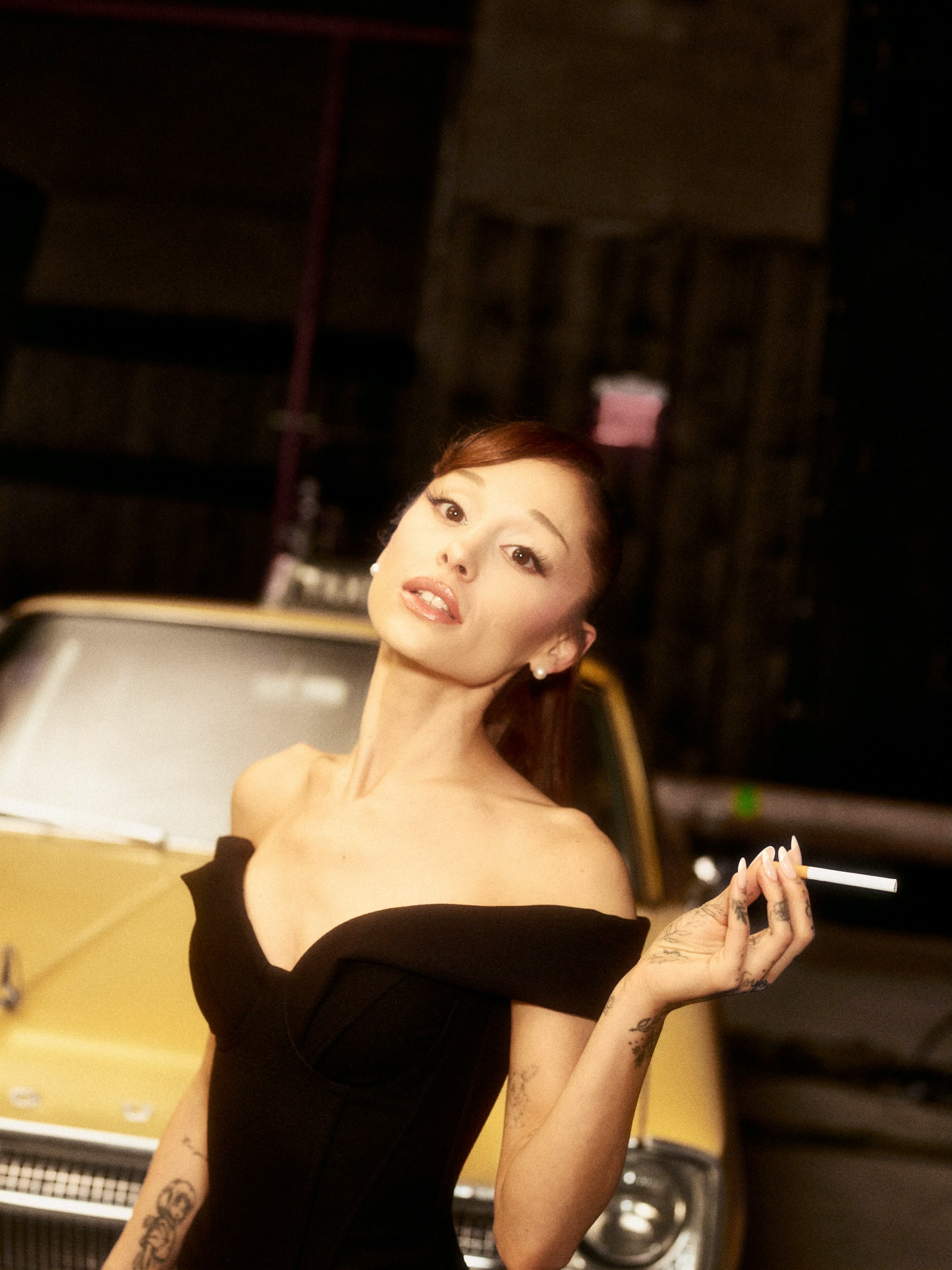 好美啊~~A妹Ariana Grande秀新专辑《petal》超酷新写真！坐等周