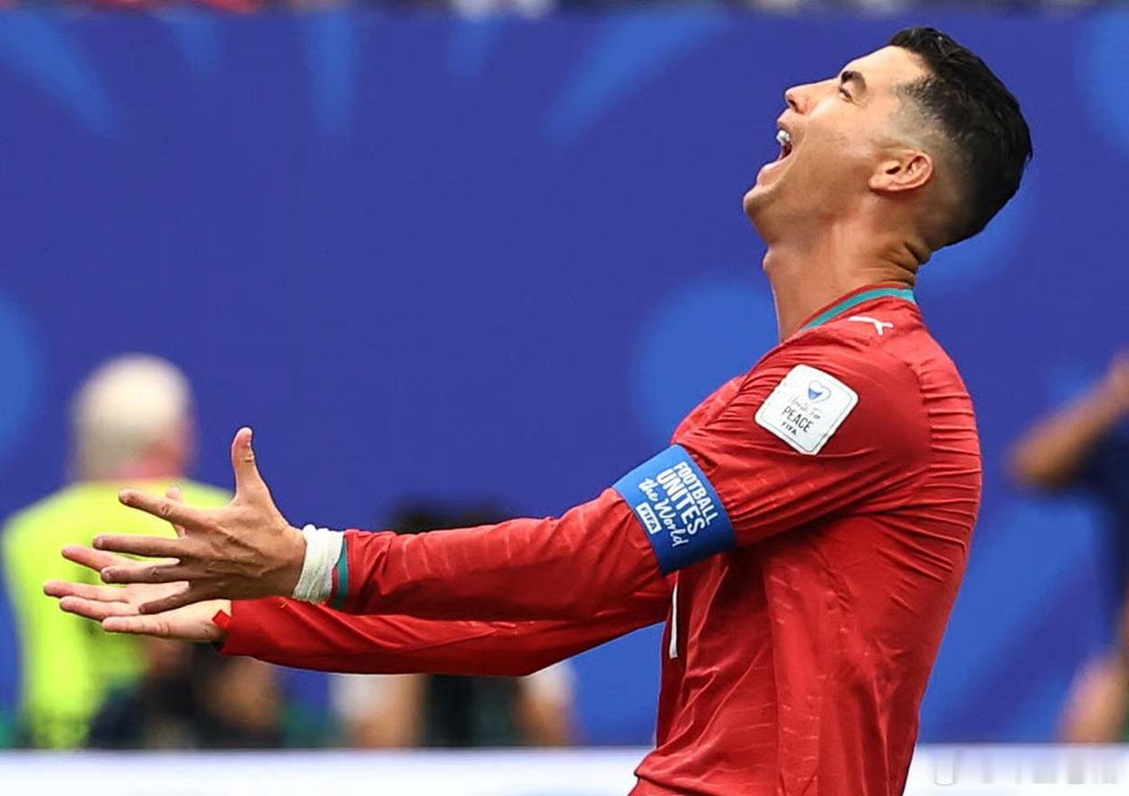 葡萄牙🇵🇹1:1刚果……伊比利亚半岛再次爆冷……老夫愚见，C罗应将自己彻底摆