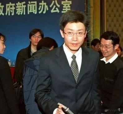 2006年，被誉为"芯片天才"的陈进卷走我国11亿元研发资金，严重阻碍了"中国芯