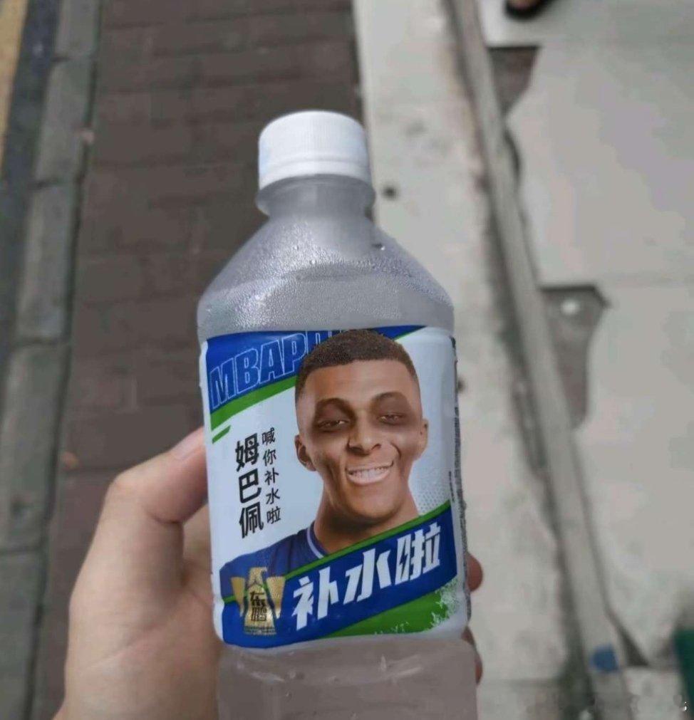 本周还是抽现金哈，36元/人，一共三人。还是关注+转发，周日晚22点开奖哦。抽奖