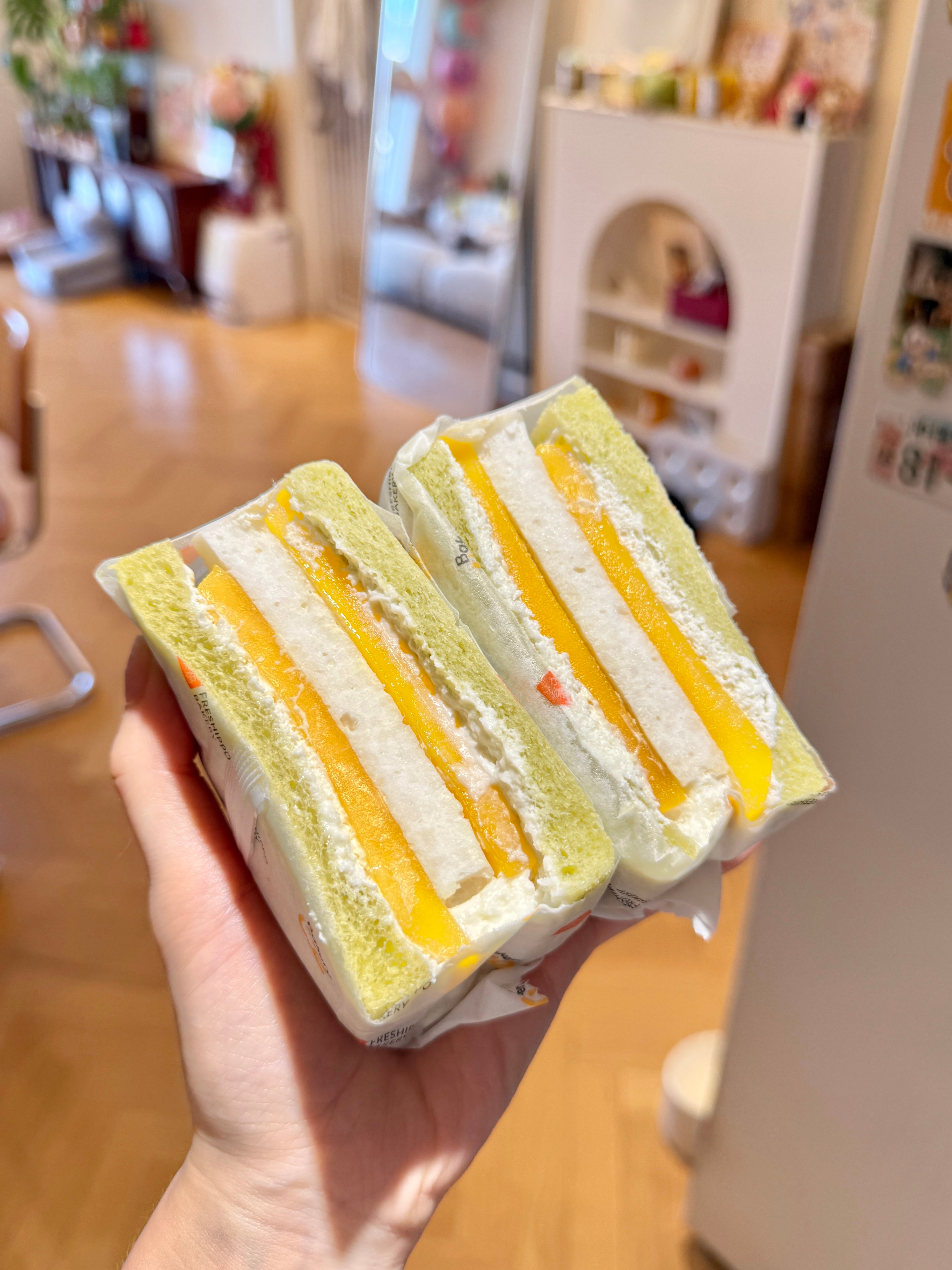 盒马你要不赔我点钱吧这个椰香芒果糯米糍一点也不好吃 糯米都是夹生的 哼