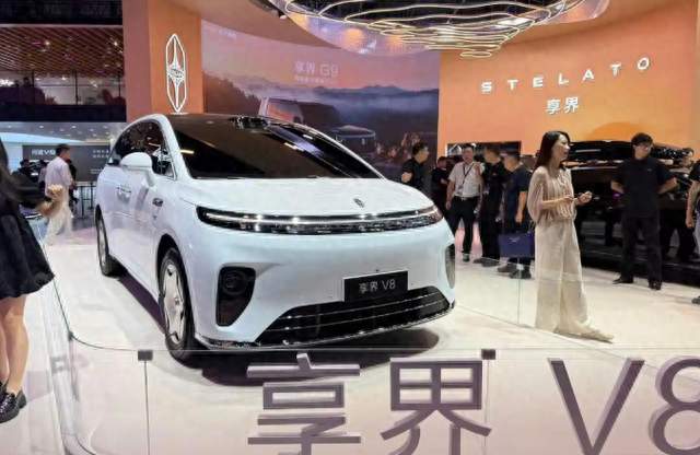 MPV的核心被享界V8发挥到极致，这空间还有谁？