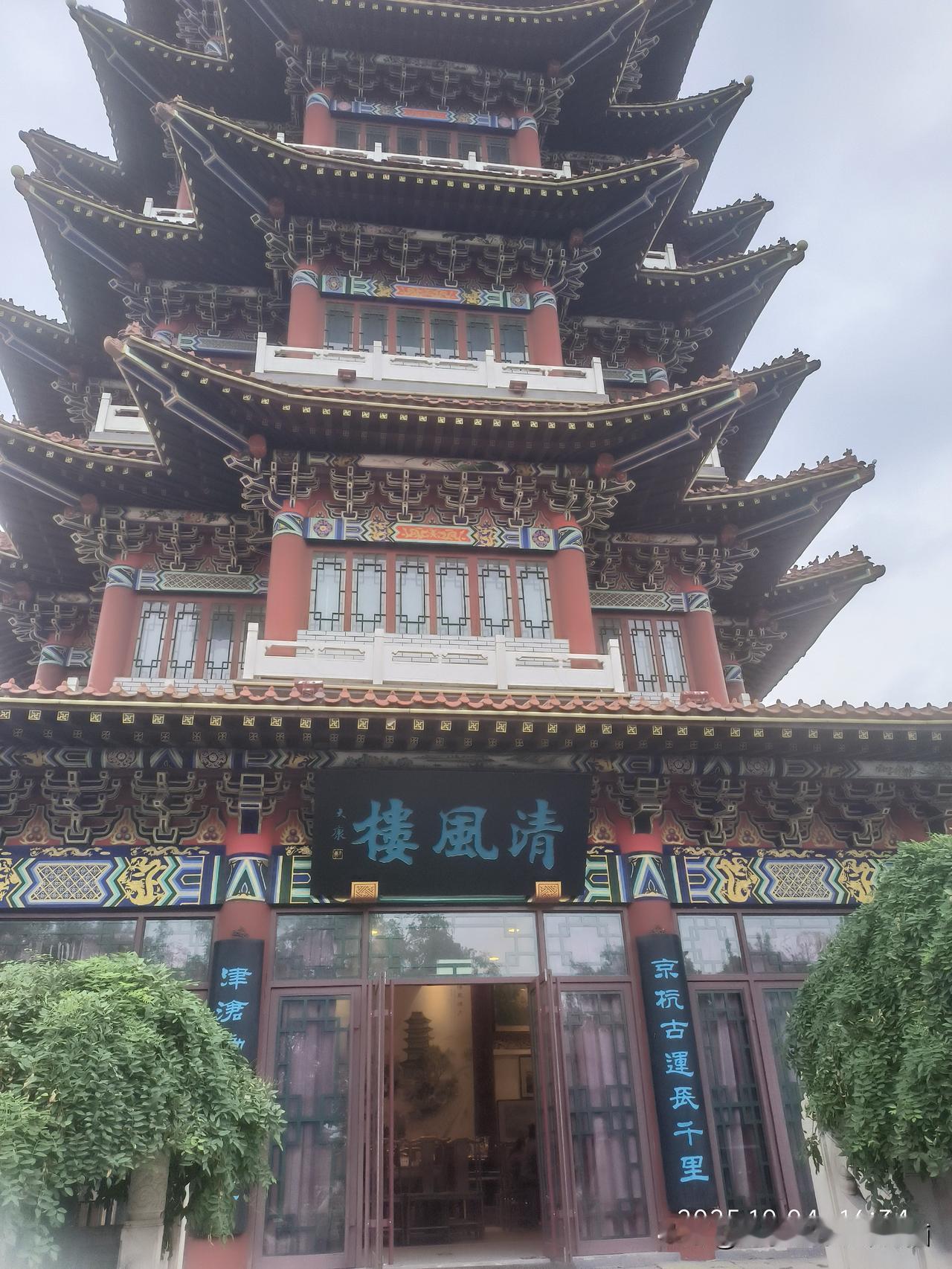 老人言:
1、正月生是来还债的。
2、二月生是来报恩的。
3、三月生是来享福的。