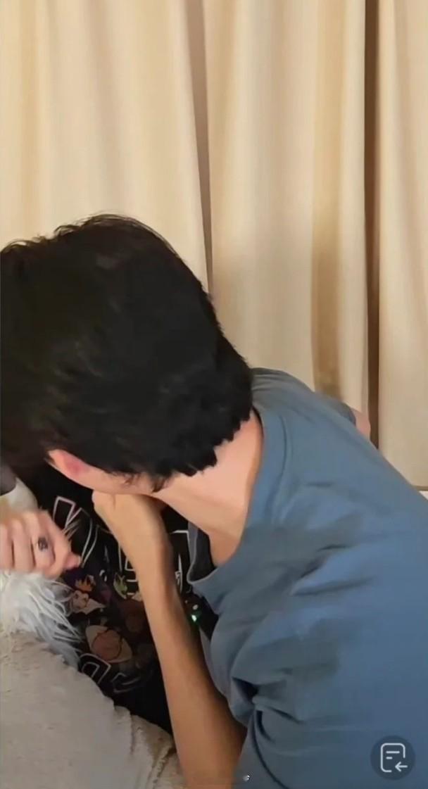 【On.cc】吳子冲首度認愛尹詩沛　直播咀嘴Sweet爆放閃早前憑劇集《臥底嬌娃