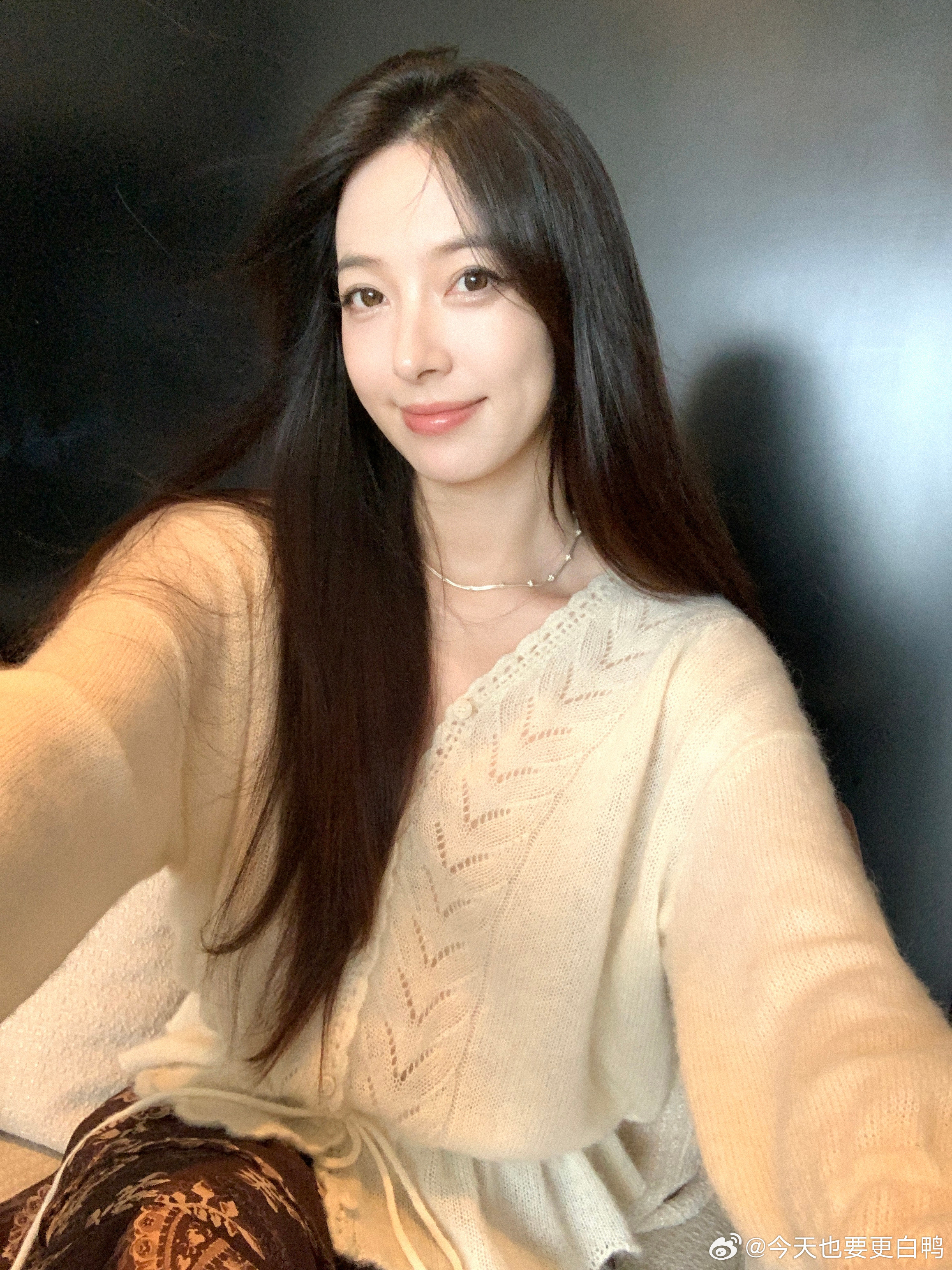 早呀（虽然不早了哈哈）🥱睡了个自然醒，好舒服～现在去公司选图！你们今天都在干嘛