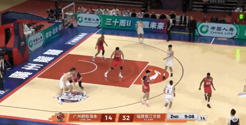 这才是状元该有的样子！杨曦皓攻防双杀 劈扣+盖帽点燃全场龙狮男篮vs福建男篮