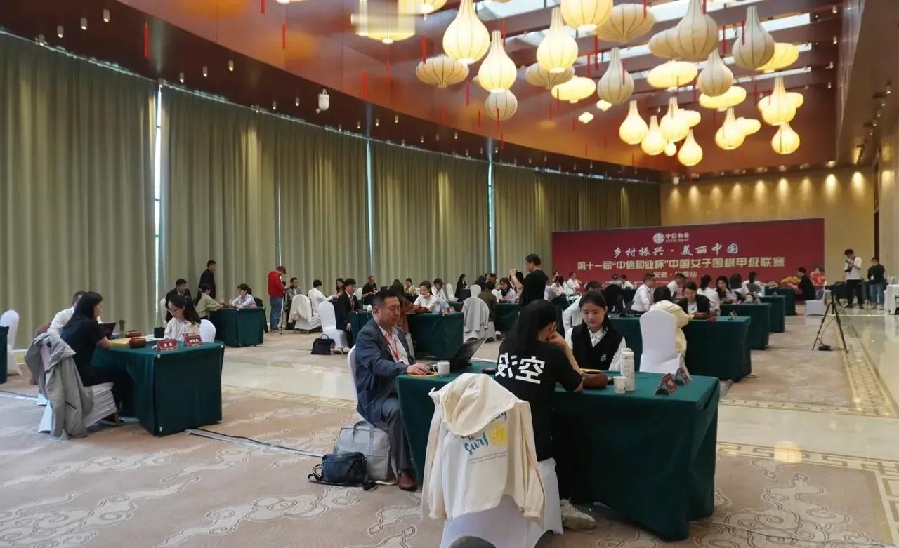 女子围甲热点分享

厦门队继续高歌
上海队运气太差
山西队状态低迷




20