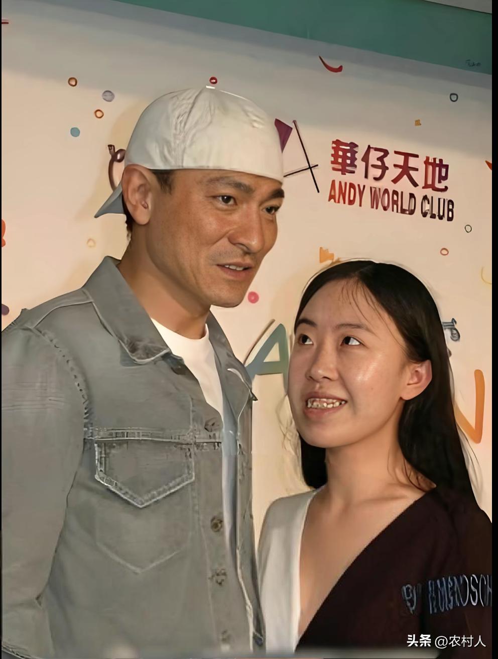 杨丽娟当年疯狂追星刘德华，父亲为支持她追星，卖房筹钱，最后在香港跳海身亡。可惜当