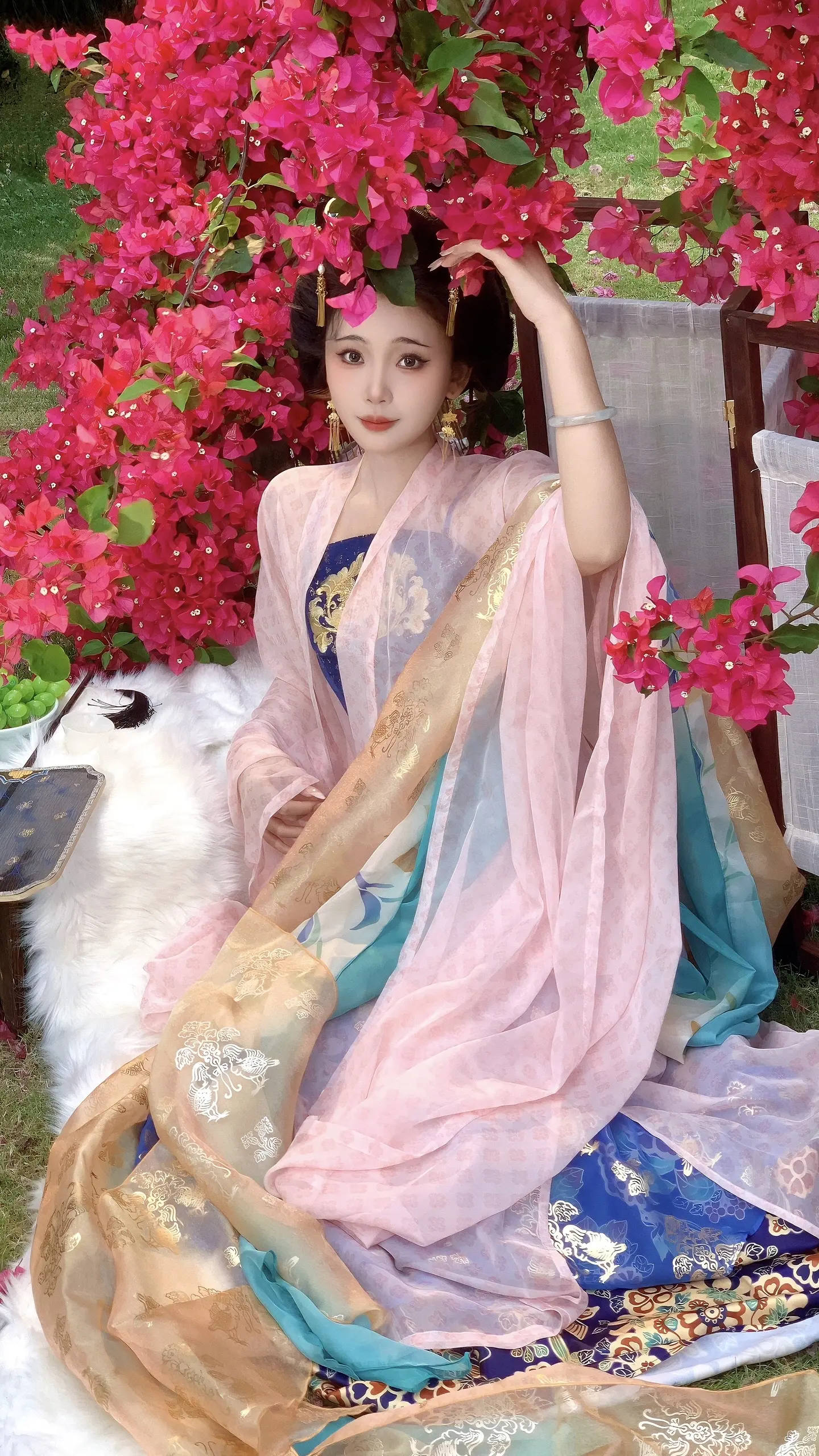我有一段情入画后归旧梦故里。