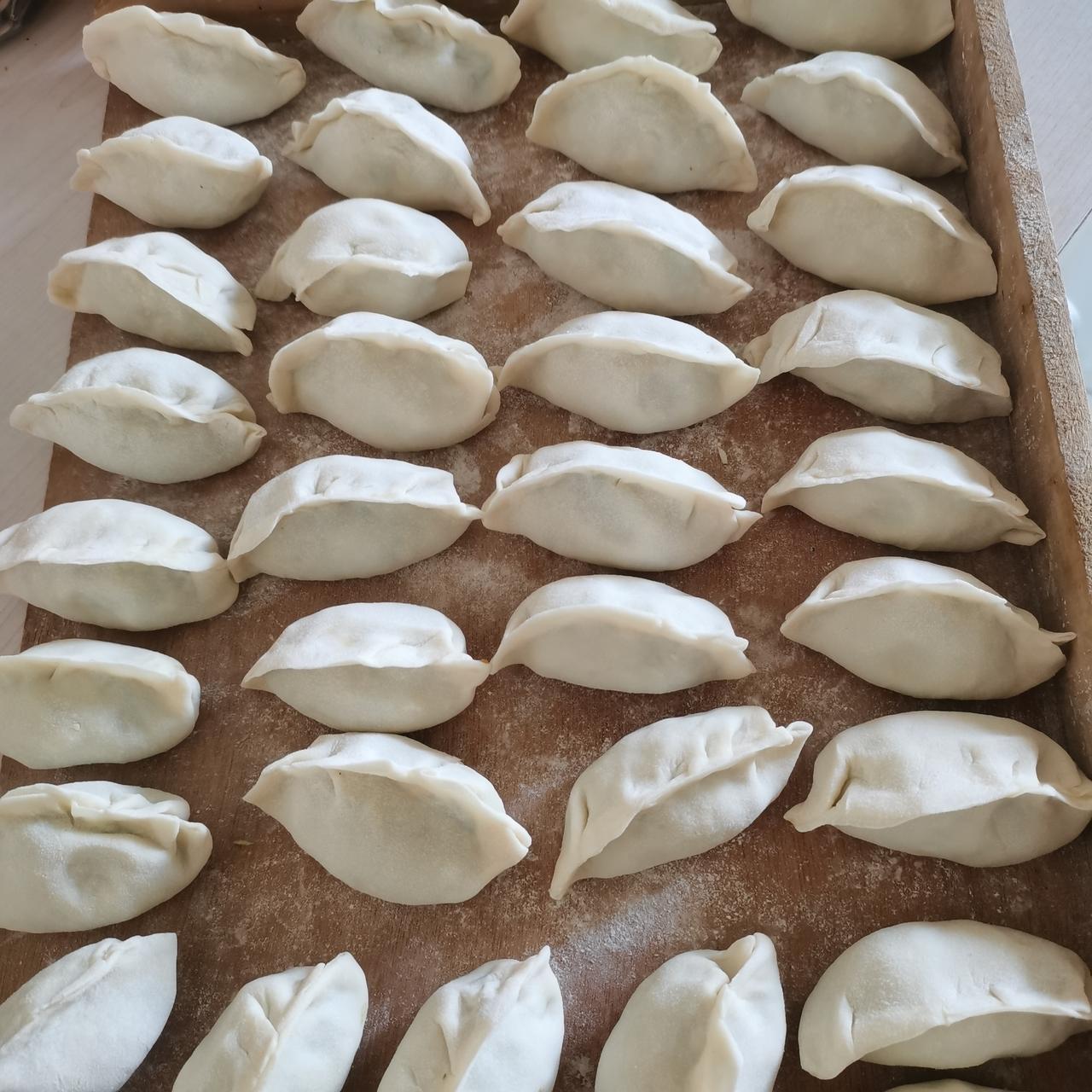 说说冬至这天你们当地的习俗冬至包饺子，吃了饺子不冻耳朵不冻手冬至风俗 习俗包饺子