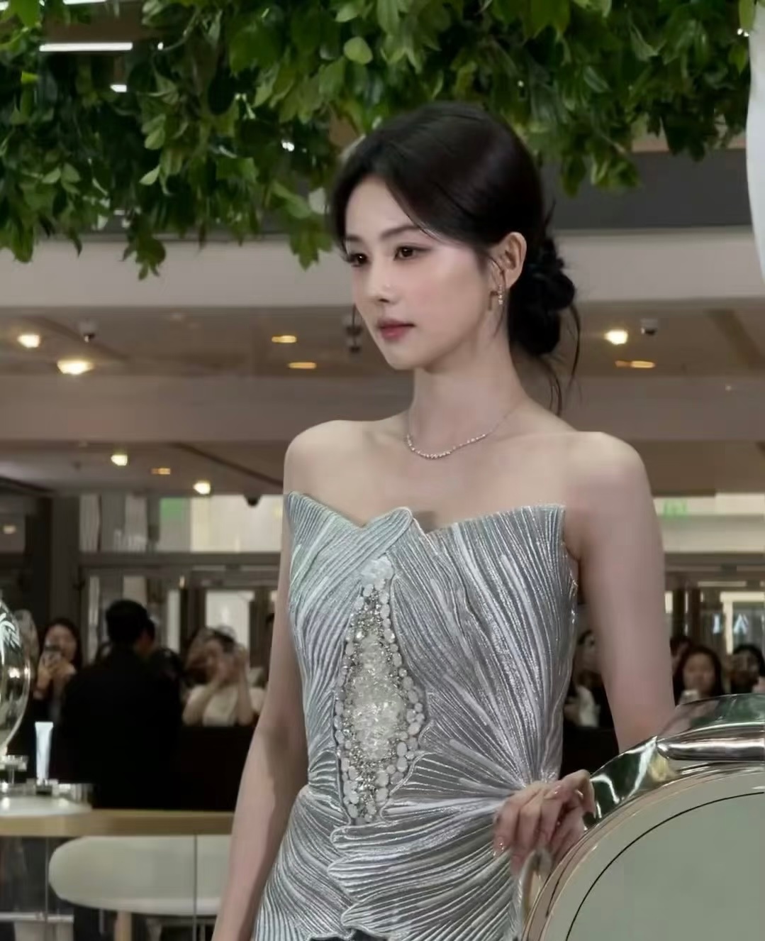 白鹿生图也太美了吧 