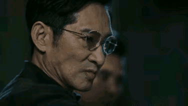 三个都是演的毒枭，三种不同的风格：1.《破冰行动》    王劲松2.《黑冰》  