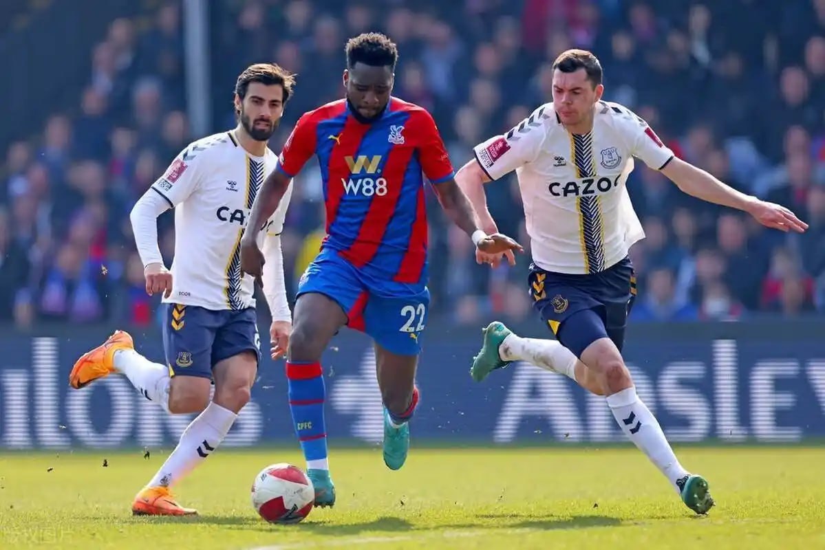 今日继续朝着好的方向出发！作品：水晶宫vs库普斯    水晶宫主场成绩不佳， 库