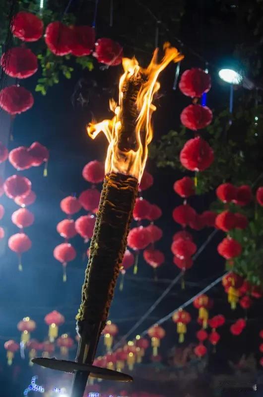 正月初九：以久为愿，以暖赴年
 
今日正月初九，年味未淡，心意正浓。民俗里，九为