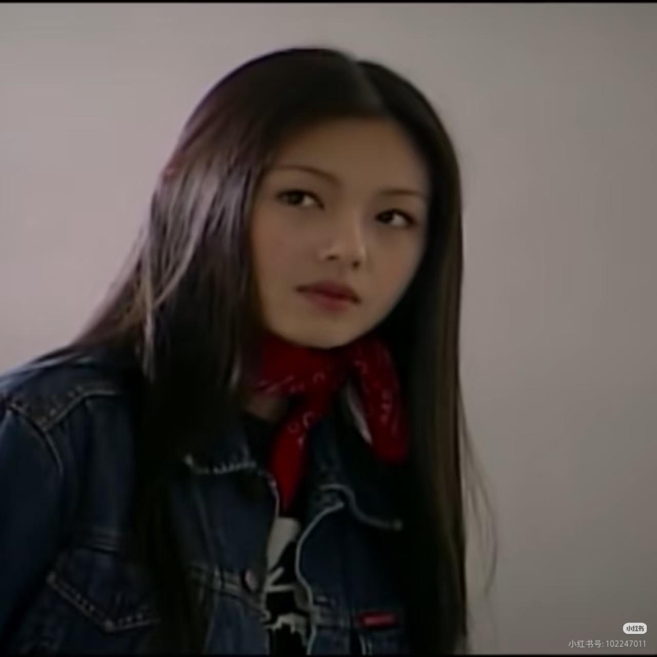 去掉感情线，单看看她的事业线，年少时有娱乐百分百入行，接到了流星花园（杉菜是女主