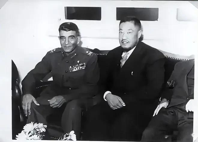 1949年马步芳临阵跑路，抛下西北战局，最后被徐永昌狠狠清算
 
1949年，西