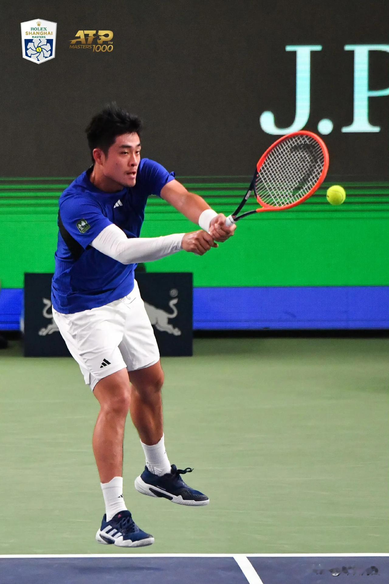 从杭州巡回赛和中网伤退的吴易昺，还记得他那时黯然神伤的破碎感。有人吐槽说他是玻璃