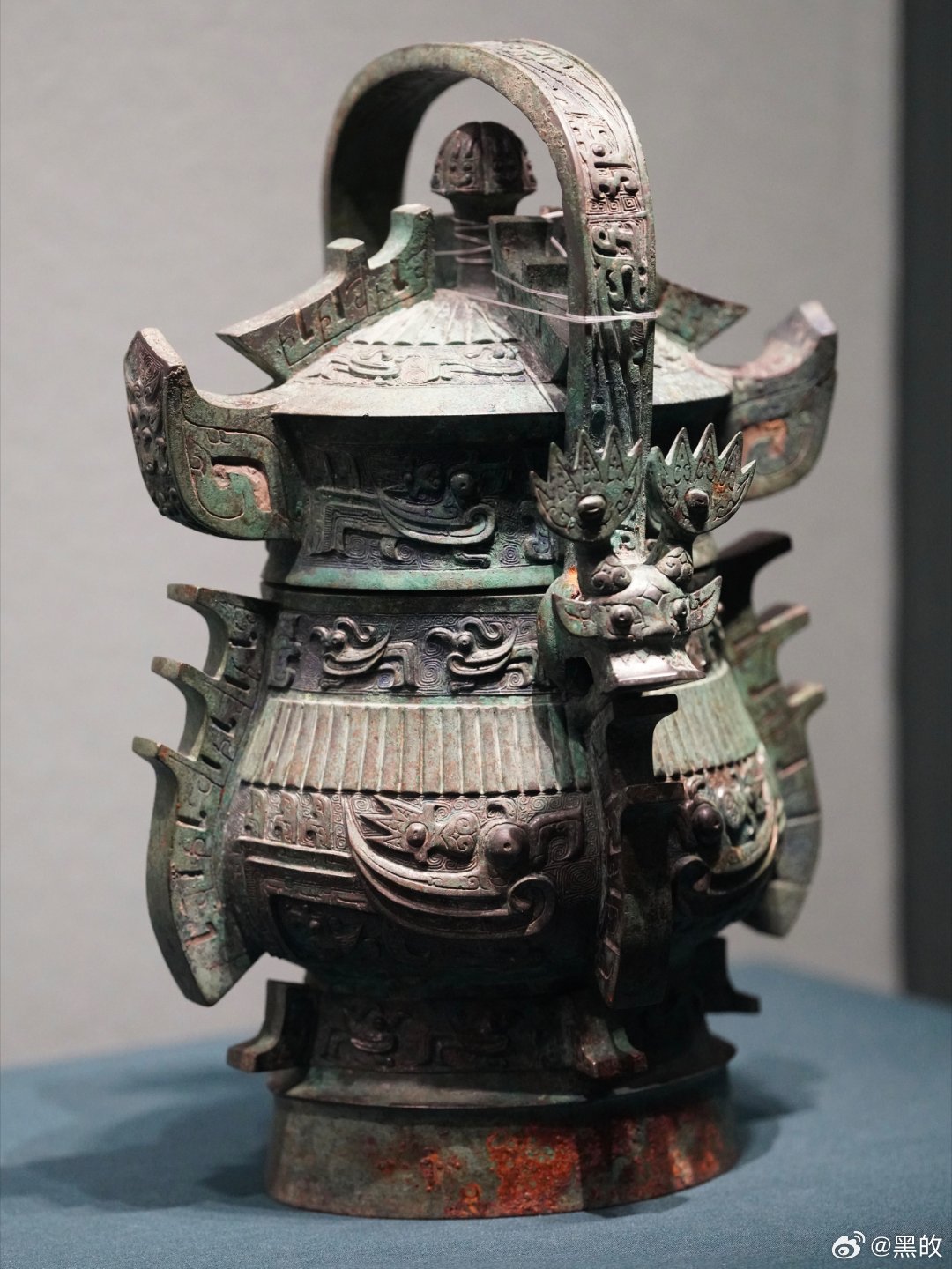 山西博物院大河流金——黄河流域青铜文明特展展评：灯光布展都很灾难的一个展，但是器