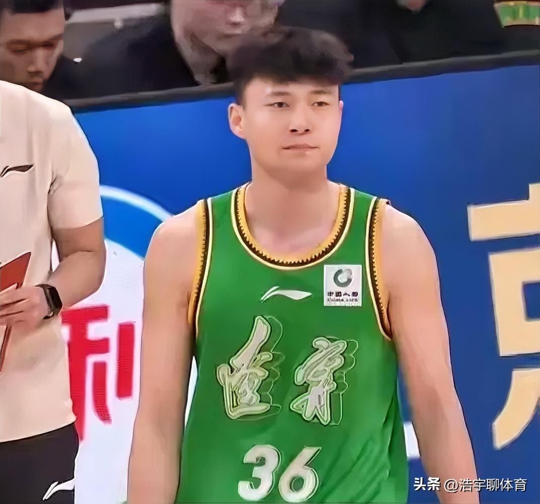 白瞎鄢手骐这个人了，辽篮输北京，真应了赵本山小品的那句台词。
春风得意马蹄疾，四