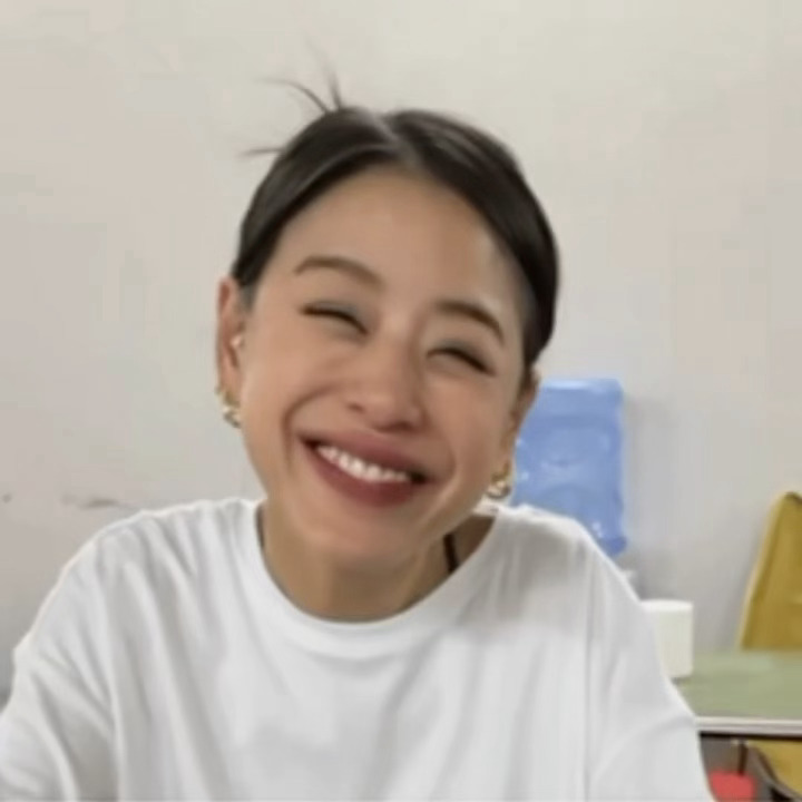 简直一模一样诶！ 