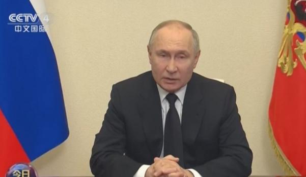 美国活捉马杜罗：俄罗斯第一个强硬表态，法国象征性表态，英国至今未表态

当地时间