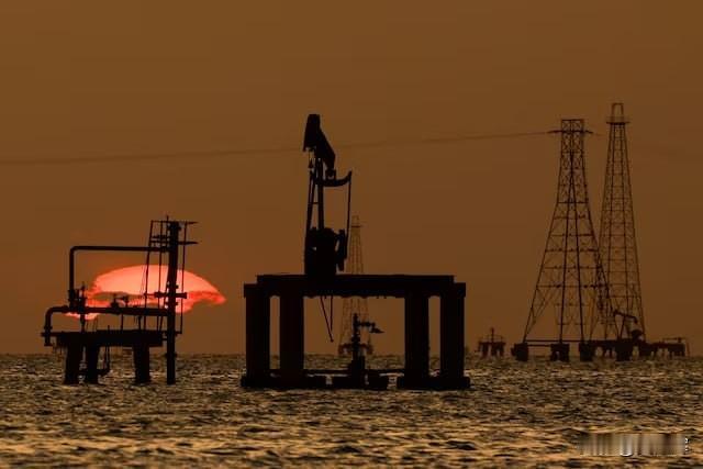 【路透社：受伊朗局势影响，石油市场供应趋紧】

受美国与伊朗关系紧张升级可能引发