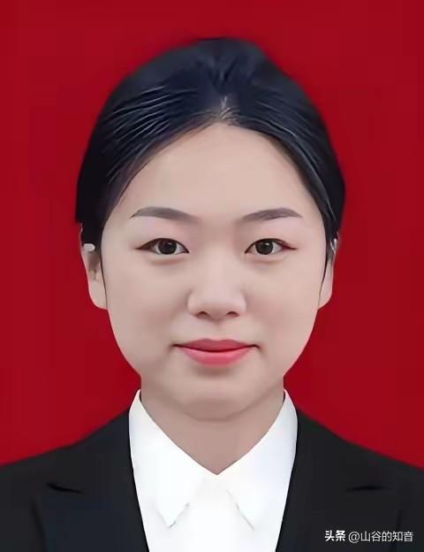 翟元敏，女，出生于2002年11月，山东临沂人，毕业于山东科技职业学院，山东省青