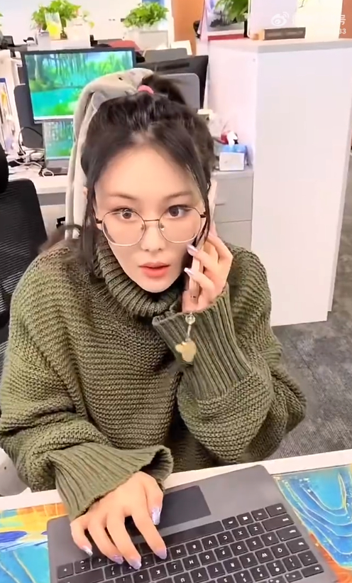 薛之谦张馨予过于抽象  薛之谦和张馨予两个人是真的太会玩了，看到这么抽象的他们的