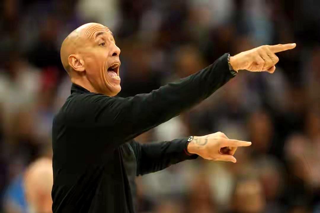 今天上午随着国王不敌雷霆，掘金大胜鹈鹕，本赛季倒数第一第二出炉。鹈鹕排倒数第一，