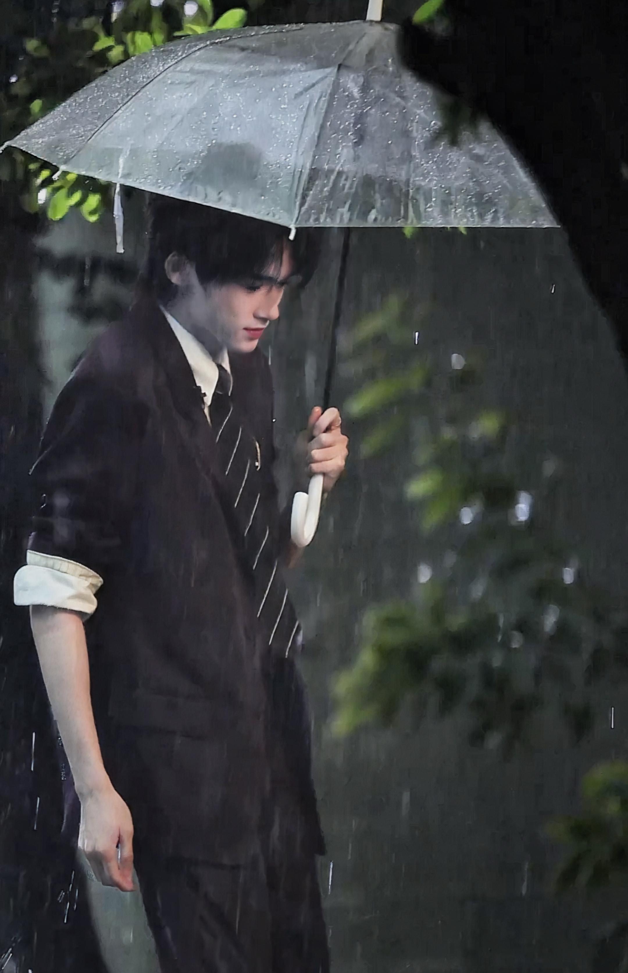 一起等雨停 