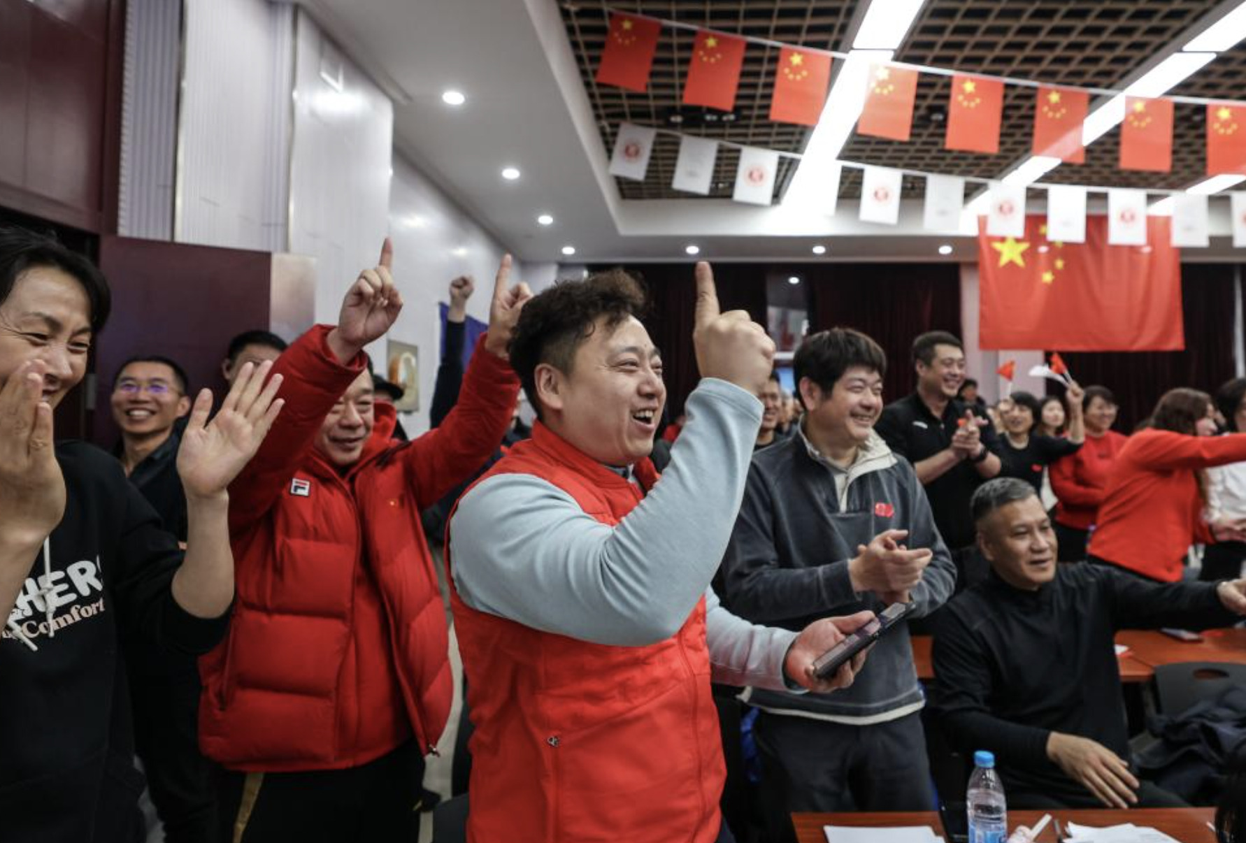 浪姐首位冬奥会卫冕冠军徐梦桃金牌 徐梦桃想当冬奥会六届元老看到徐梦桃在米兰实现卫