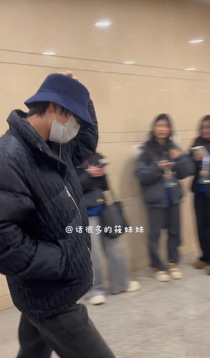 王俊凯去看了我的朋友安德烈首映王俊凯现身董子健刘昊然新片首映 王俊凯去看了我的朋