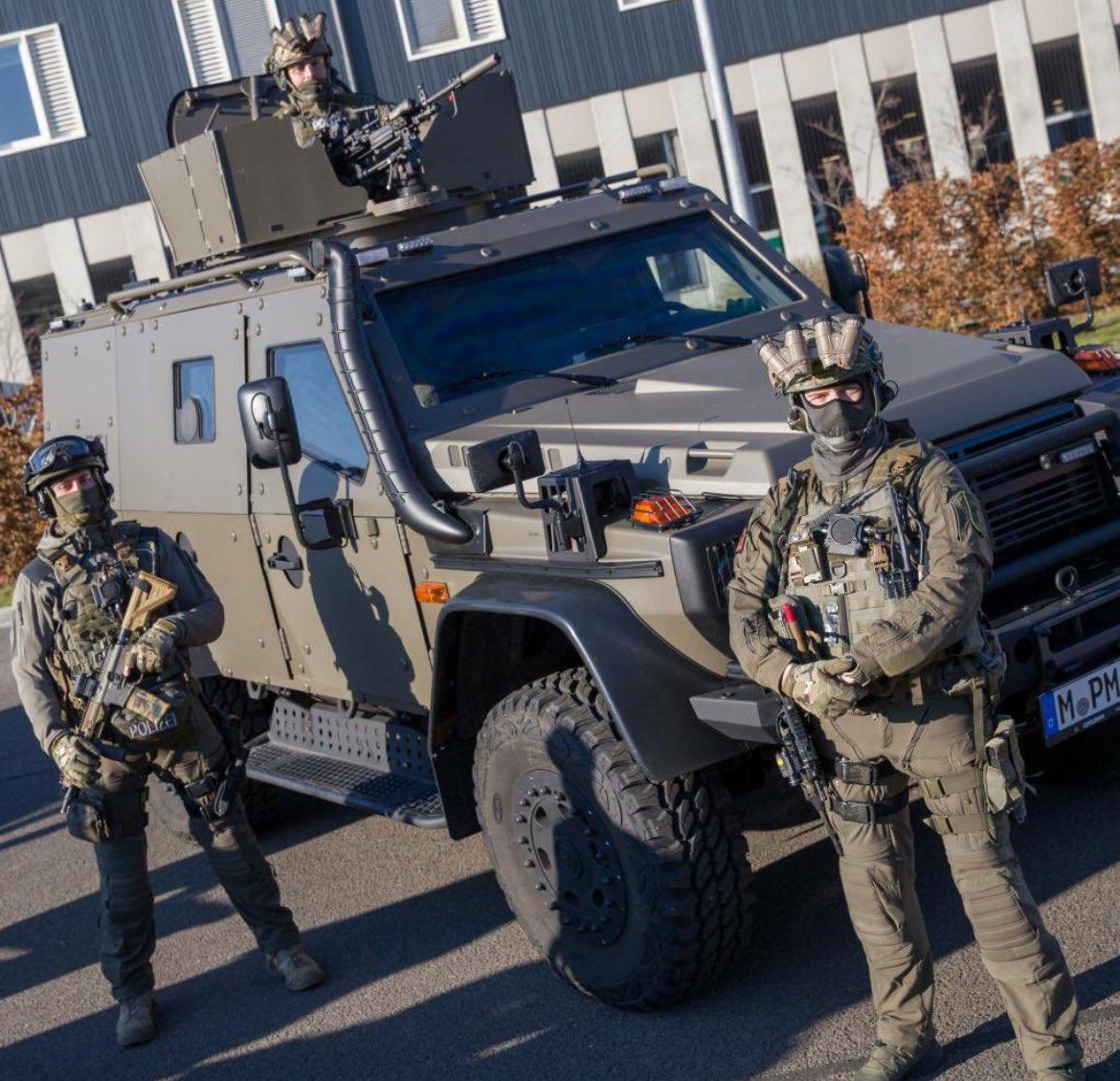 1月21日，德国警方在柏林和勃兰登堡州同时行动，逮捕了三人，理由是他们通过非法活