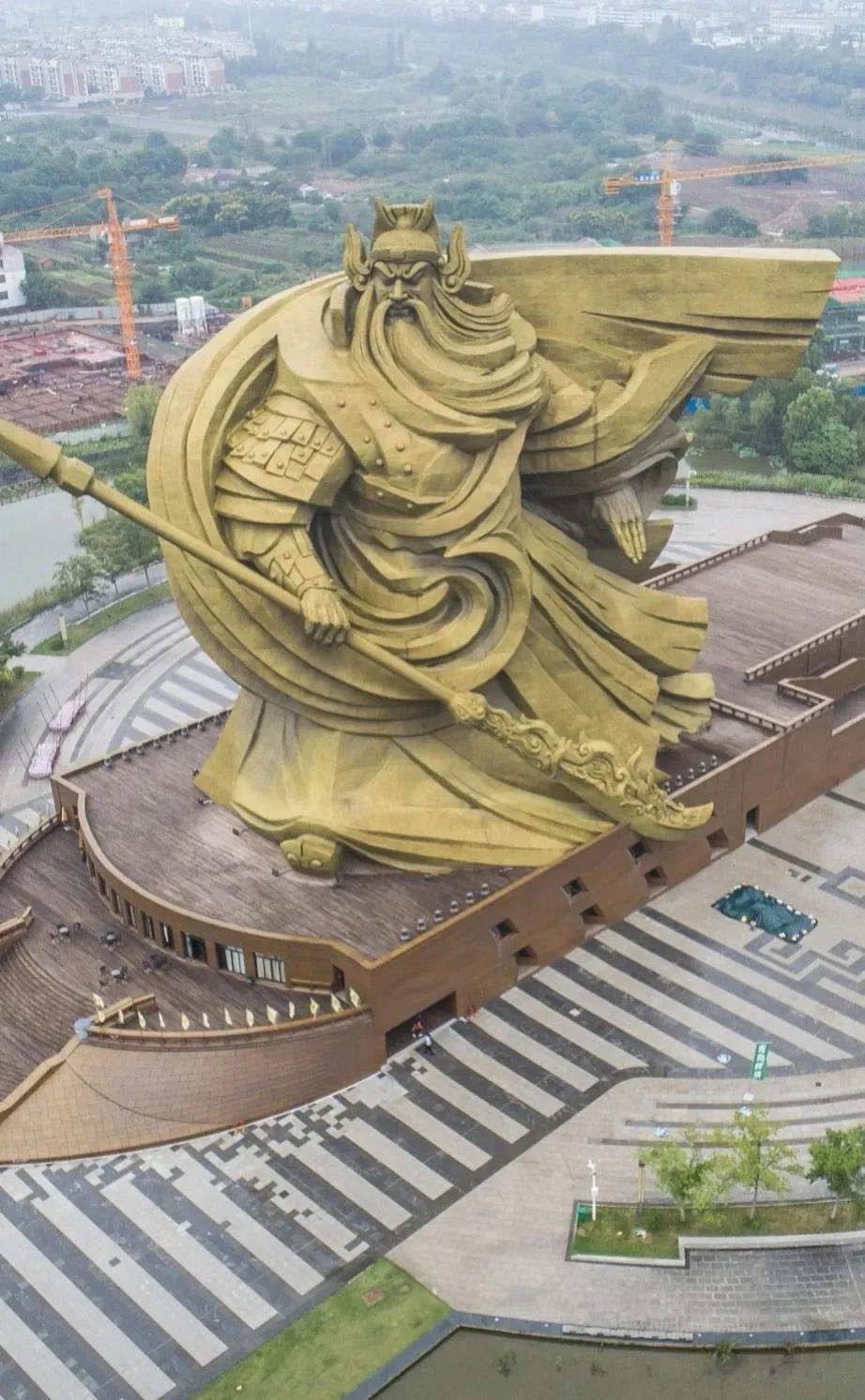鲁山710万“牛郎织女地标”事件被查，住建局局长被免职，辱骂记者的工作人员被记过