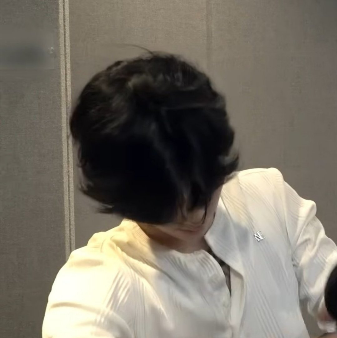 完全看不到一点发缝，这就是天赋吗 