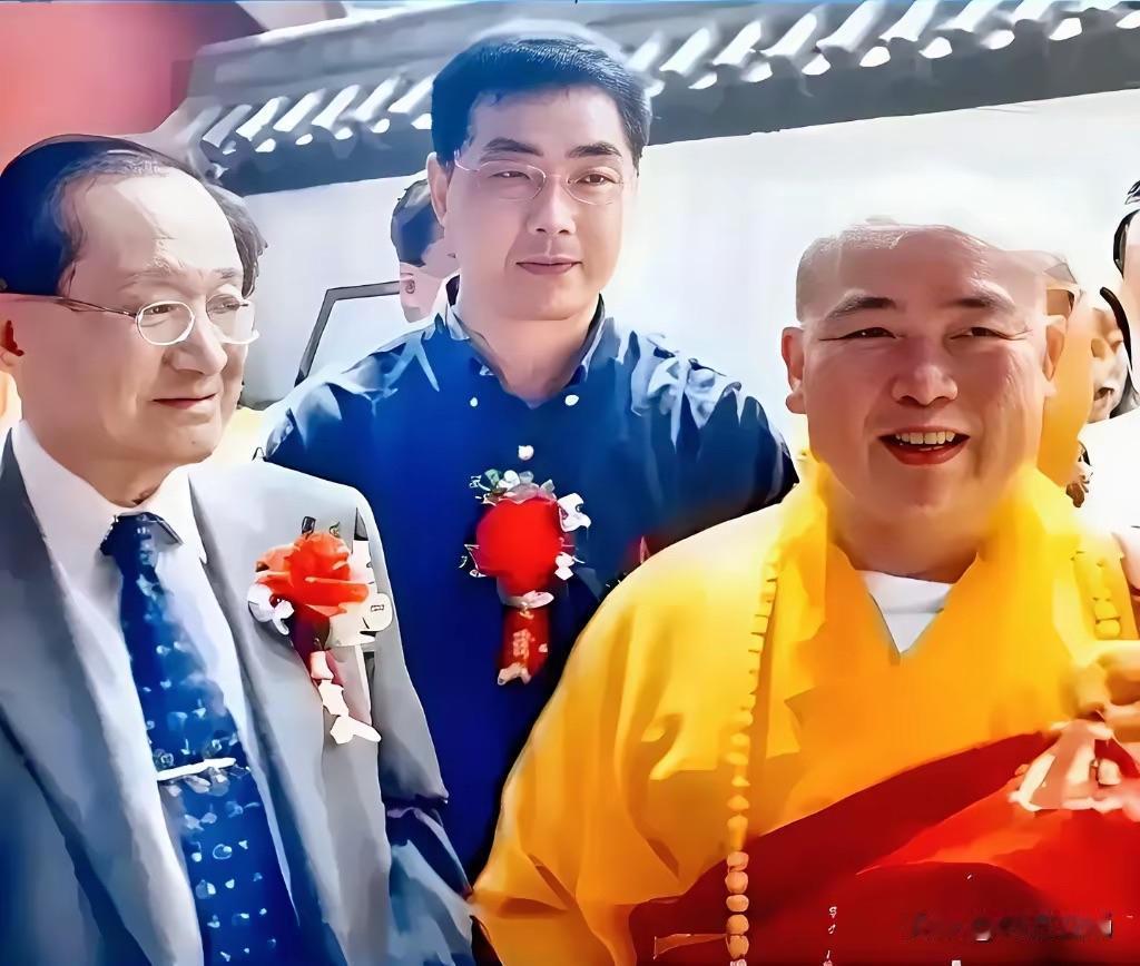 寺庙作为宗教文化与信仰寄托的重要场所，其管理规范与资金使用备受关注。核心问题在于