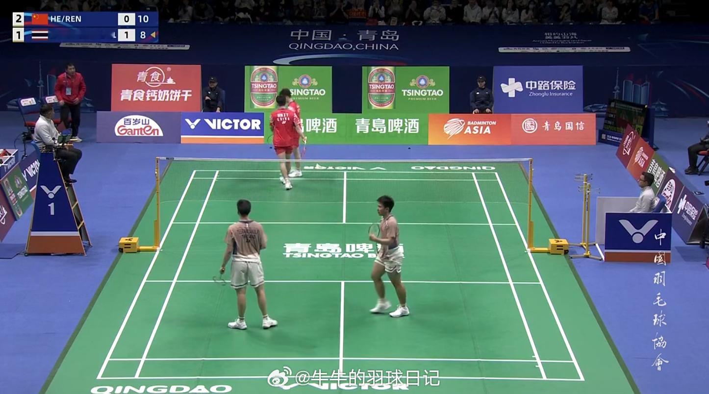 男团 A组 中国 2-1 泰国 男双 何济霆 任翔宇 18-21 11-8 佩拉