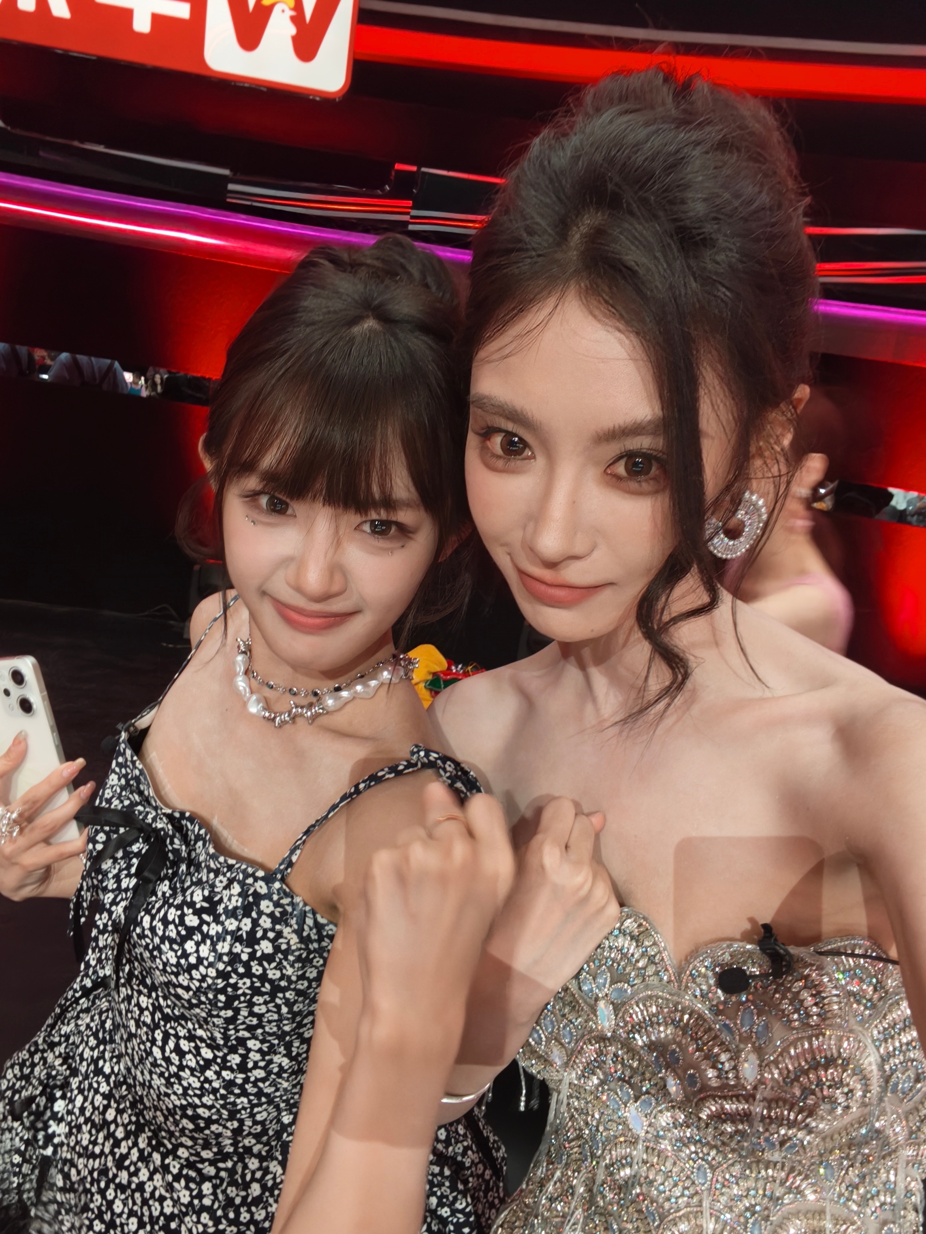 我赞红人开播啦！老婆mon记得看喔！王新迪[超话] ​​​