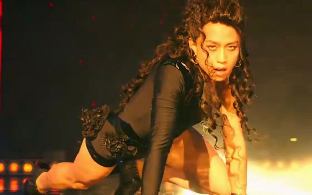 不知道 邓超身材很曼妙  刷到旧视频震惊我全家！这腰这腿这丝滑的wave…邓超老