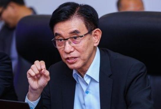 比芯片断供更可怕？中国物理博士尹志尧指出：“美国的芯片专家基本上都是华人”；63