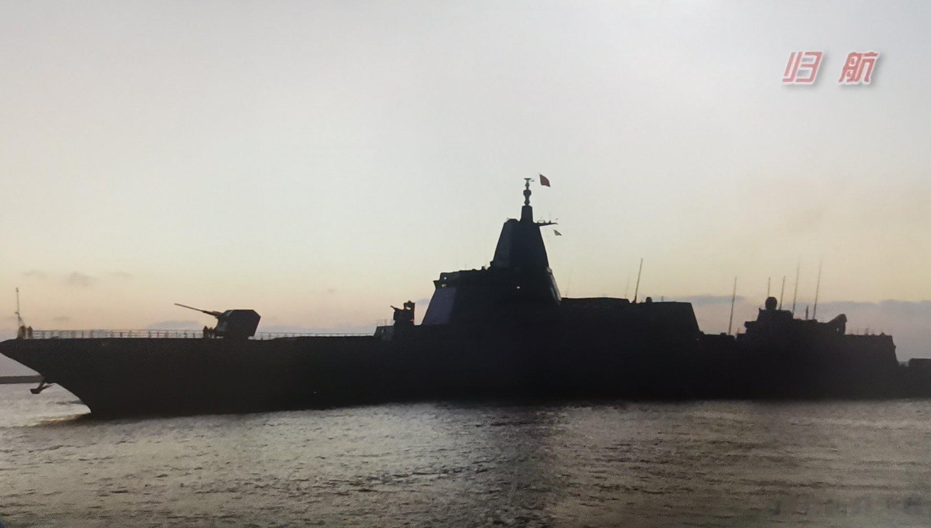 唯潜心静气，方可行稳致远《格言联璧》大其心，容天下之物；虚其心，受天下之善；平其